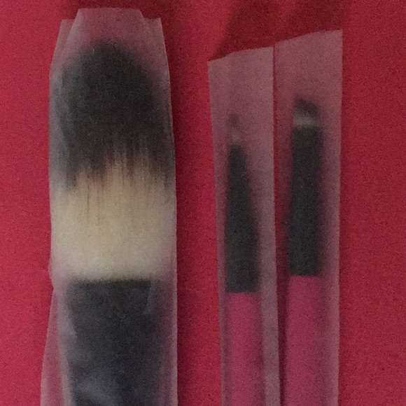 Brand new make up brushes - Picture 1 of 3